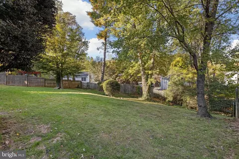 Exterior - 8606 Powder Horn Rd, Springfield, VA 22152 photo 7 of 12