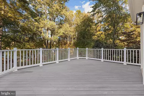 Exterior - 8606 Powder Horn Rd, Springfield, VA 22152 photo 2 of 12