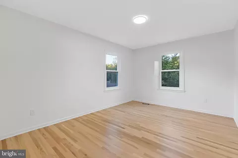 Bedroom - 8606 Powder Horn Rd, Springfield, VA 22152 photo 3 of 7