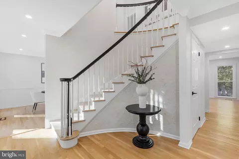 Entry Way - 8606 Powder Horn Rd, Springfield, VA 22152 photo 1 of 9