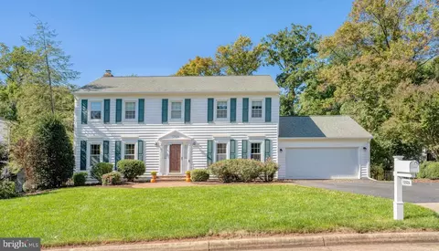 12526 Lieutenant Nichols Rd, Fairfax, VA 22033