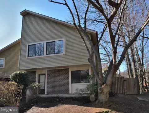 10658 Spring Oak Ct, Burke, VA 22015