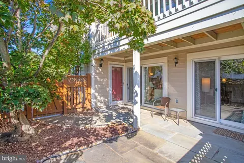 6068 A Essex House Sq #6068A, Alexandria, VA 22310