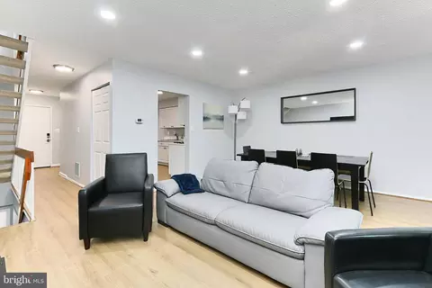 Entry Way - 2202 Coppersmith Sq, Reston, VA 20191 photo 2 of 5