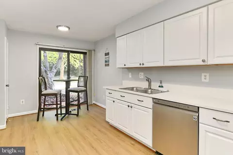 Kitchen - 2202 Coppersmith Sq, Reston, VA 20191 photo 5 of 6
