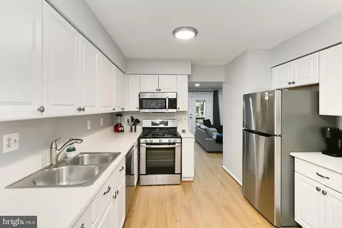 Kitchen - 2202 Coppersmith Sq, Reston, VA 20191 photo 2 of 6