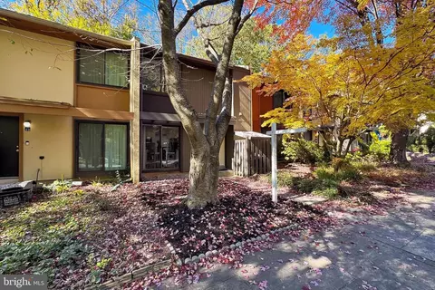 Exterior - 2202 Coppersmith Sq, Reston, VA 20191 photo 2 of 11