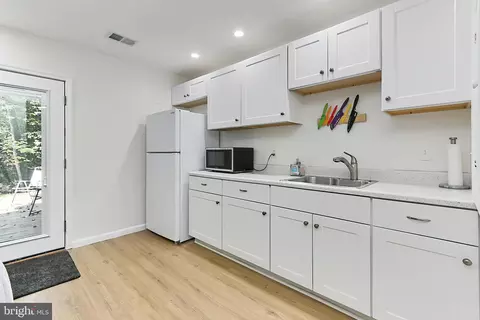 Kitchen - 2202 Coppersmith Sq, Reston, VA 20191 photo 6 of 6