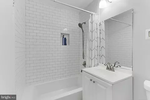 Bath - 2202 Coppersmith Sq, Reston, VA 20191 photo 4 of 5
