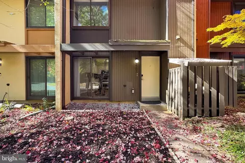 Exterior - 2202 Coppersmith Sq, Reston, VA 20191 photo 3 of 11