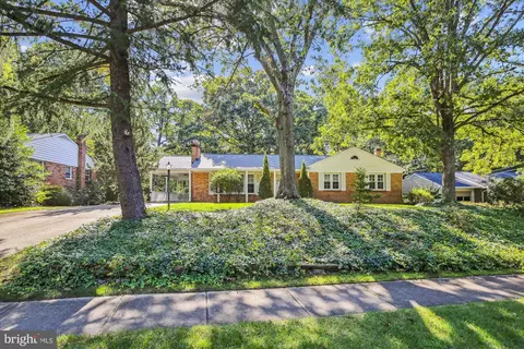 5407 Hopark Dr, Alexandria, VA 22310