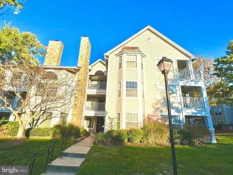 5632 Willoughby Newton Dr #32, Centreville, VA 20120