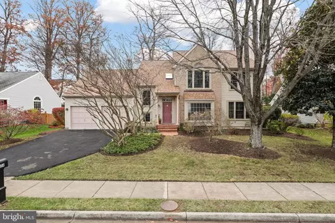 13834 Springstone Dr, Clifton, VA 20124