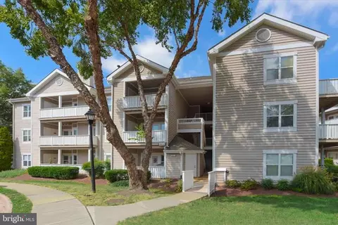 14304 Rosy Ln #13, Centreville, VA 20121