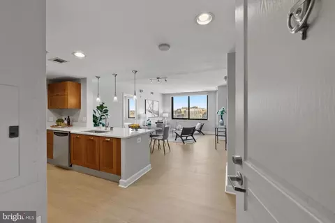2451 Midtown Ave #1401, Alexandria, VA 22303