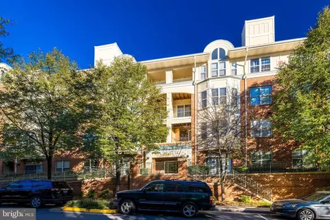 1855 Stratford Park Pl #207, Reston, VA 20190