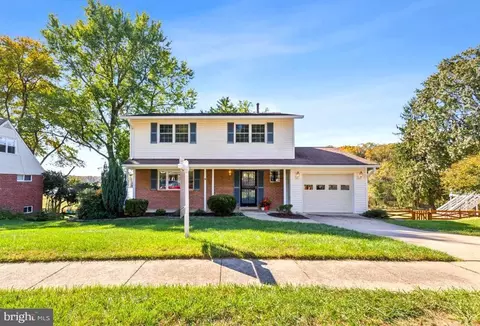 5230 Pommeroy Dr, Fairfax, VA 22032