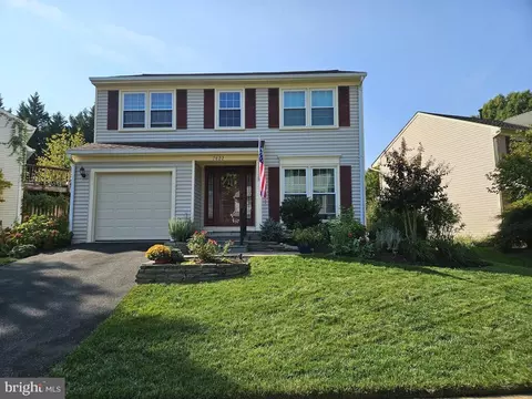 7822 Bold Lion Ln, Alexandria, VA 22315