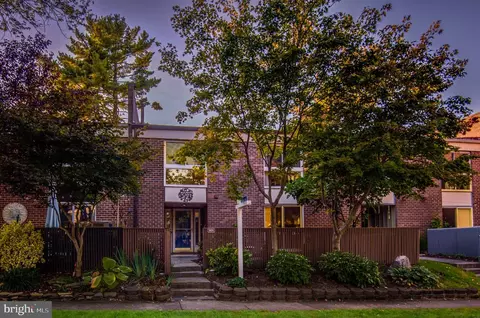 11474 Links Dr, Reston, VA 20190