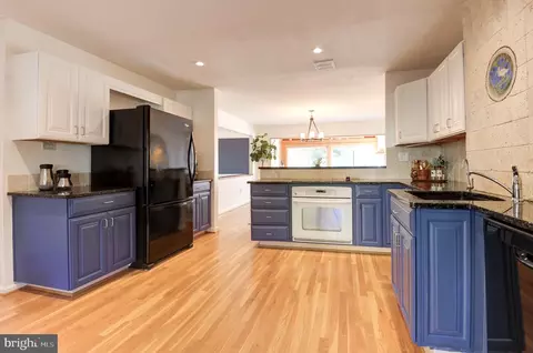 11474 Links Dr, Reston, VA 20190 photo 13
