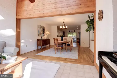 11474 Links Dr, Reston, VA 20190 photo 19