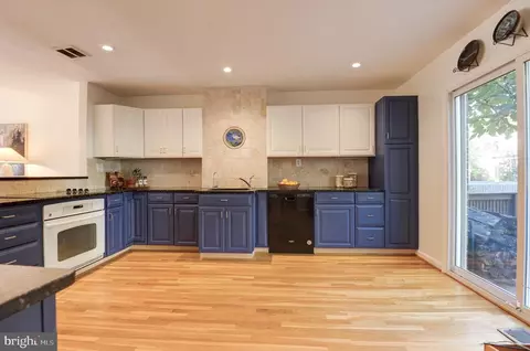 11474 Links Dr, Reston, VA 20190 photo 11