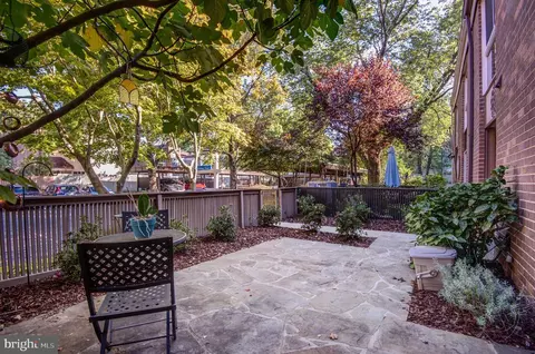 11474 Links Dr, Reston, VA 20190 photo 5