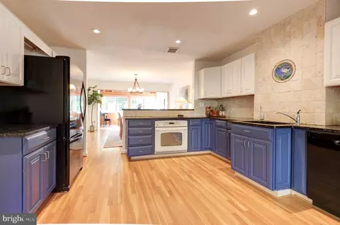 11474 Links Dr, Reston, VA 20190 photo 12