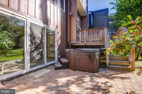 11474 Links Dr, Reston, VA 20190 photo 47
