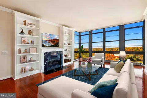 1830 Fountain Dr #807, Reston, VA 20190