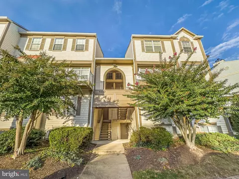 9260 Cardinal Forest Ln #302, Lorton, VA 22079