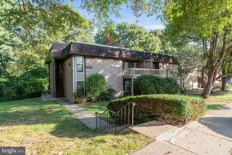 5818 Royal Ridge Dr #N, Springfield, VA 22152