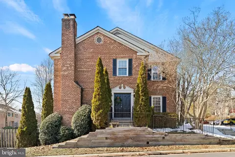 8230 Clifton Farm Ct, Alexandria, VA 22306