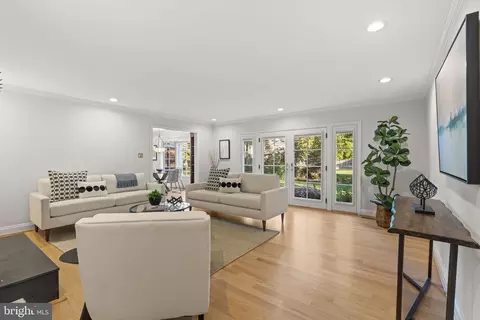 825 Ridge Dr, Mclean, VA 22101 photo 10