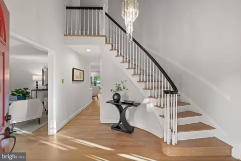 825 Ridge Dr, Mclean, VA 22101 photo 6