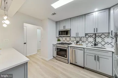 2402 Wanda Way, Reston, VA 20191 photo 3