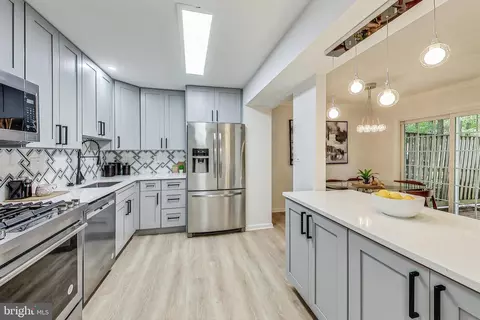 2402 Wanda Way, Reston, VA 20191 photo 2