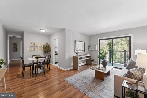 2846 Annandale Rd #321, Falls Church, VA 22042