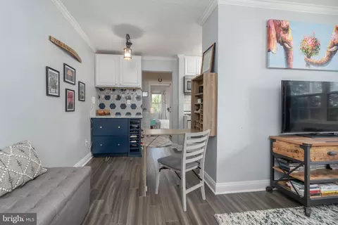 2241 Farrington Ave #304, Alexandria, VA 22303