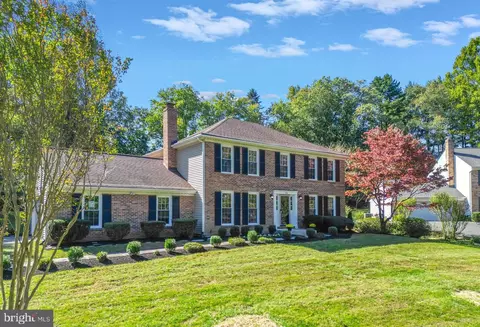 930 Harriman St, Great Falls, VA 22066