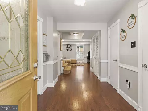 8143 Lakepark Dr, Alexandria, VA 22309