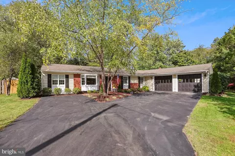 6400 Rye Ct, Alexandria, VA 22310