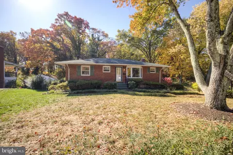 6809 Jerome St, Springfield, VA 22150