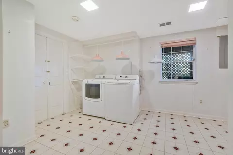 1879 Post Oak Trl, Reston, VA 20191 photo 49