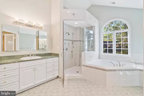 1879 Post Oak Trl, Reston, VA 20191 photo 10