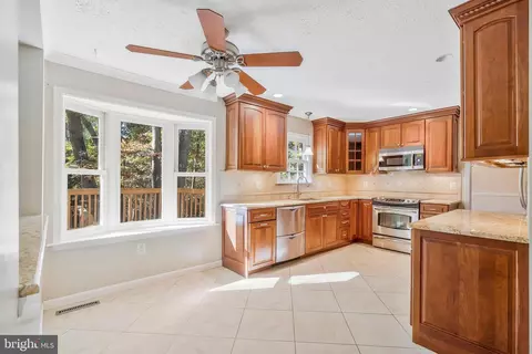 1879 Post Oak Trl, Reston, VA 20191 photo 16