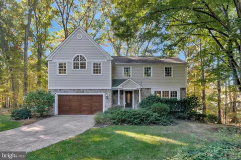 1879 Post Oak Trl, Reston, VA 20191 photo 2