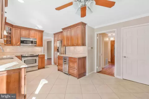 1879 Post Oak Trl, Reston, VA 20191 photo 17