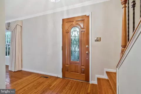 1879 Post Oak Trl, Reston, VA 20191 photo 14