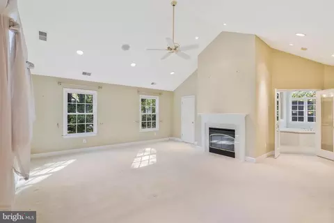 1879 Post Oak Trl, Reston, VA 20191 photo 6